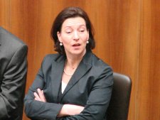Mnnerpartei fordert den Rcktritt der Gleichbehandlungsministerin Heinisch-Hosek (SP)
